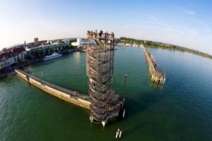 Foto: Aussichtsturm an der Hafenmole Friedrichshafen Foto: Aussichtsturm an der Hafenmole Friedrichshafen